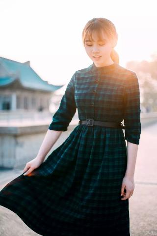 新妻こよみのあらすじ歌词